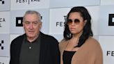 ¿Falta de sueño? El llamativo detalle de Robert De Niro y Tiffany Chen en su primera aparición pública juntos tras convertirse en padres