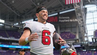 Buccaneers Prank Baker Mayfield at Autograph Signing