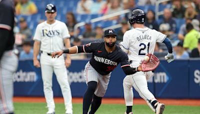 Carlos Santana looking to make good on promise to his mother, win Gold Glove Award