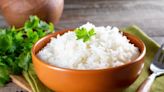 El truco para que el arroz blanco te quede igual que el de los restaurantes chinos