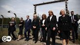 German lawmakers attend Auschwitz ceremony for Sinti-Roma – DW – 08/02/2024