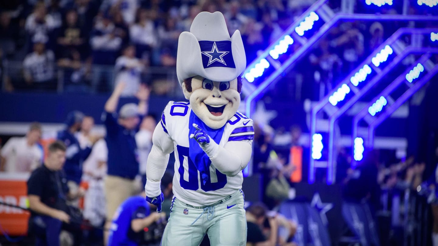 Dallas Cowboys share behind-the-scenes look at schedule release video