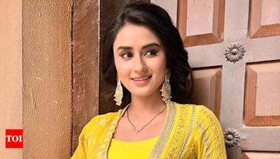 Pushpa Impossible: Deepti decides to leave the chawl along with Ashwin and Swara - Times of India