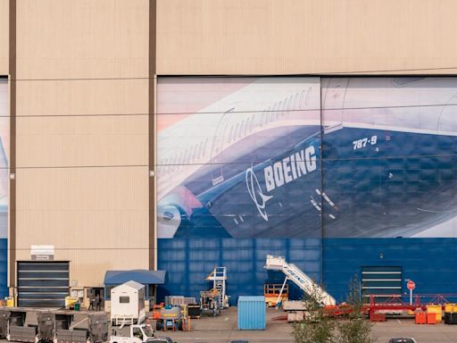 Another Boeing plane could run into delays — because of Russian sanctions