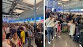 'A la antigüita' Aeropuerto en NL hace check-in a mano por falla informática
