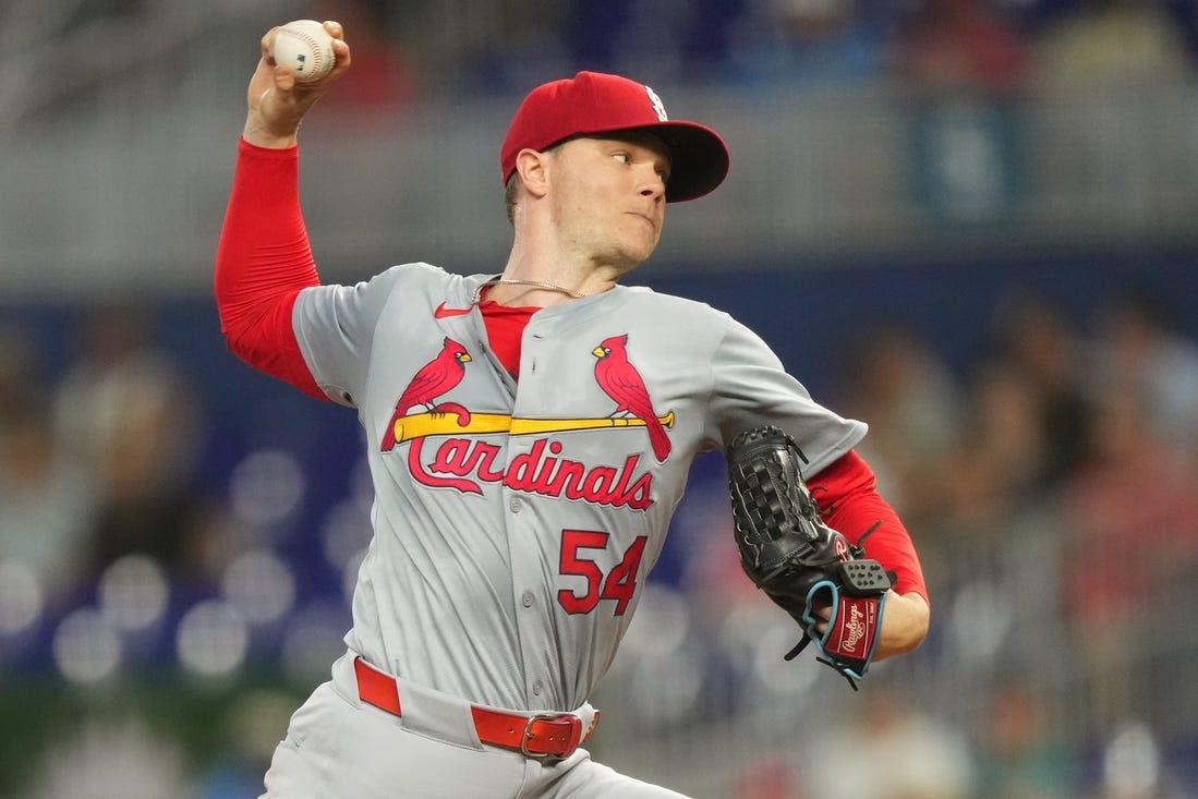 Deadspin | Cards' Sonny Gray faces former team in series with Reds