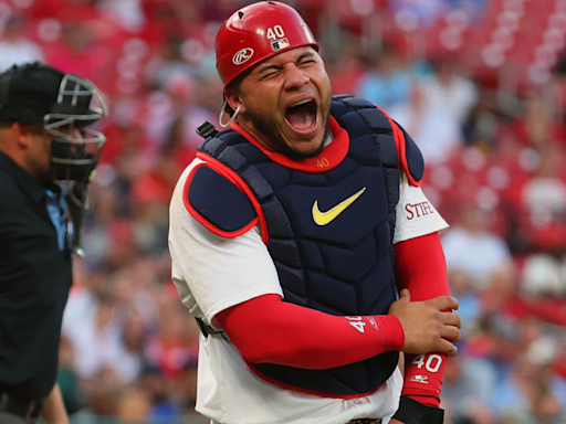 Willson Contreras injury: Cardinals catcher breaks arm after being hit by swing vs. Mets