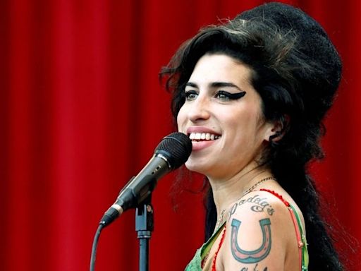 Amy Winehouse: una vida de excesos, adicciones y trastornos que terminó en el maldito “Club de los 27”