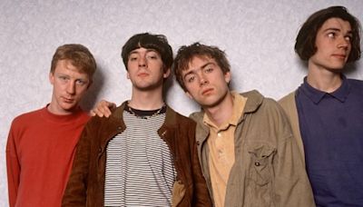 The clear sign that 90s Britpop band will 'make music together again'