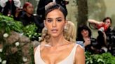 Bruna Marquezine revela elogio que ganhou de ator famoso no Met Gala: ‘Preferido’