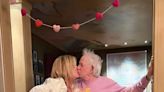 Keith Richards Recreates Wedding Kiss with Wife Patti Hansen to Celebrate 39th Anniversary