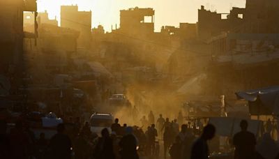 Israel bombardea Jan Yunis horas después de reclamar a la población que evacuara varios barrios de la ciudad - La Tercera