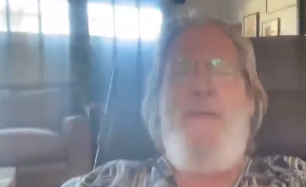 Jeff Bridges makes surprise appearance at White Dudes for Harris