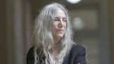 Cómo sigue la salud de Patti Smith, luego de cancelar un show y ser internada en un hospital de Italia