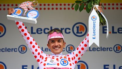 Richard Carapaz rides into Tour de France polka dot jersey on stage 19