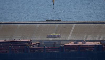 El primer barco con ayuda para el muelle construido en Gaza sale desde Chipre