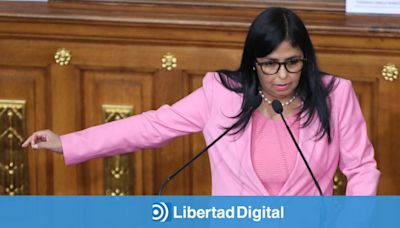 Delcy Rodríguez, herida al caer un mamón encima de su coche