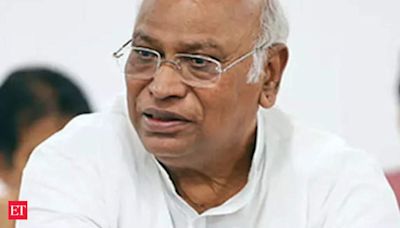 Mallikarjun Kharge accuses PM Modi of misleading youth on jobs - The Economic Times