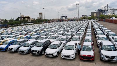 Unsold inventory for carmakers soars to Rs 60,000 crore