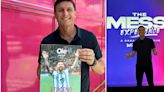 Zanetti estuvo en Messi Experience y se llevó el libro de Olé