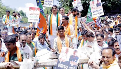 As BJP takes out bullock cart protest against fuel hike… Siddaramaiah blames GST regime for taxes on auto fuel - Star of Mysore