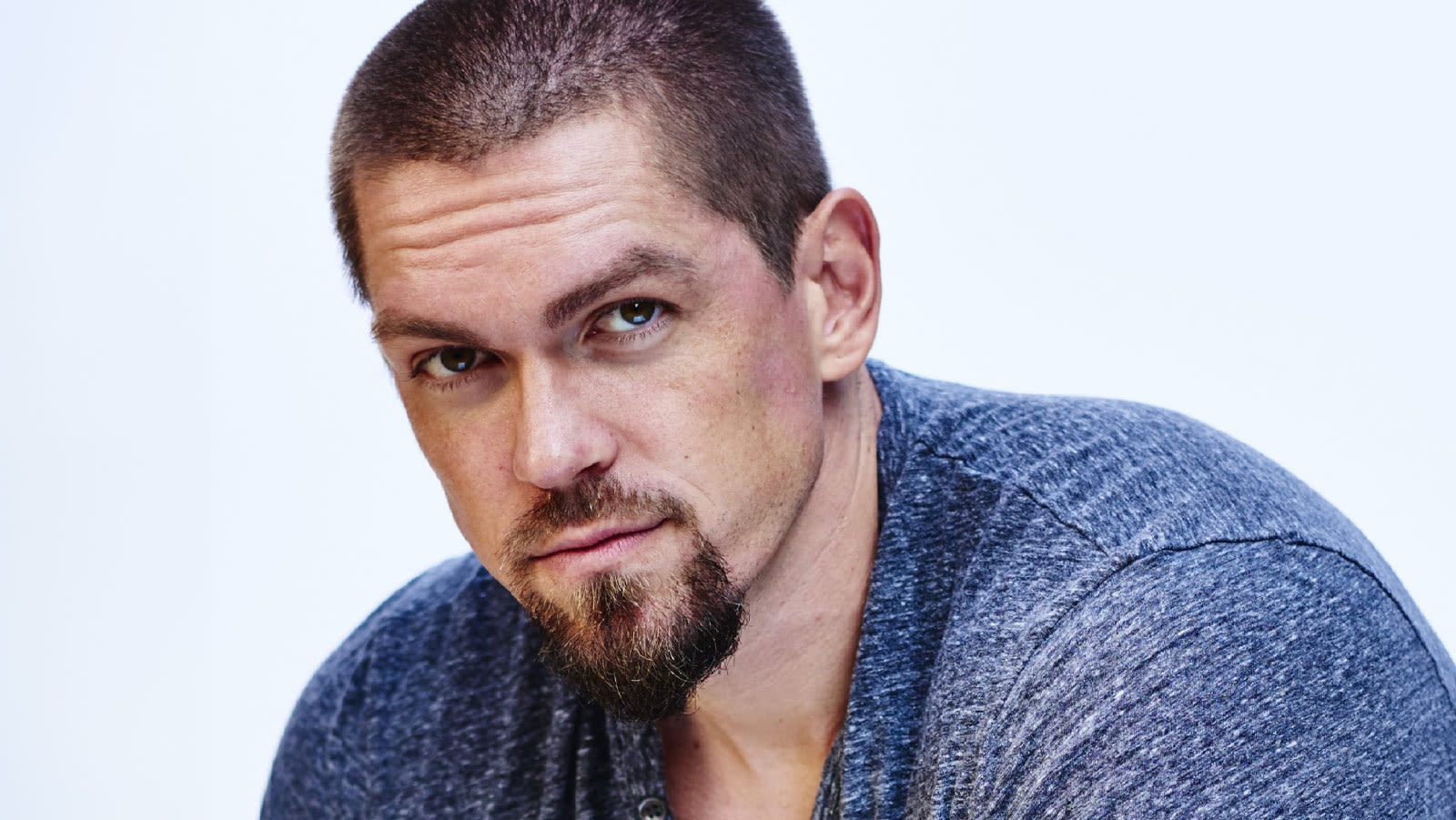 ‘True Lies’ Alum Steve Howey Signs With IAG