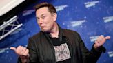 Elon Musk sugiere a Warren Buffett que compre acciones de Tesla