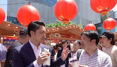 蔣萬安、黃偉哲相繼前往東京晴空塔 宣傳美食農特產
