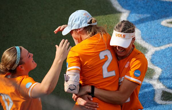 Tennessee softball's Laura Mealer responds to Karen Weekly's challenge with game-deciding homer