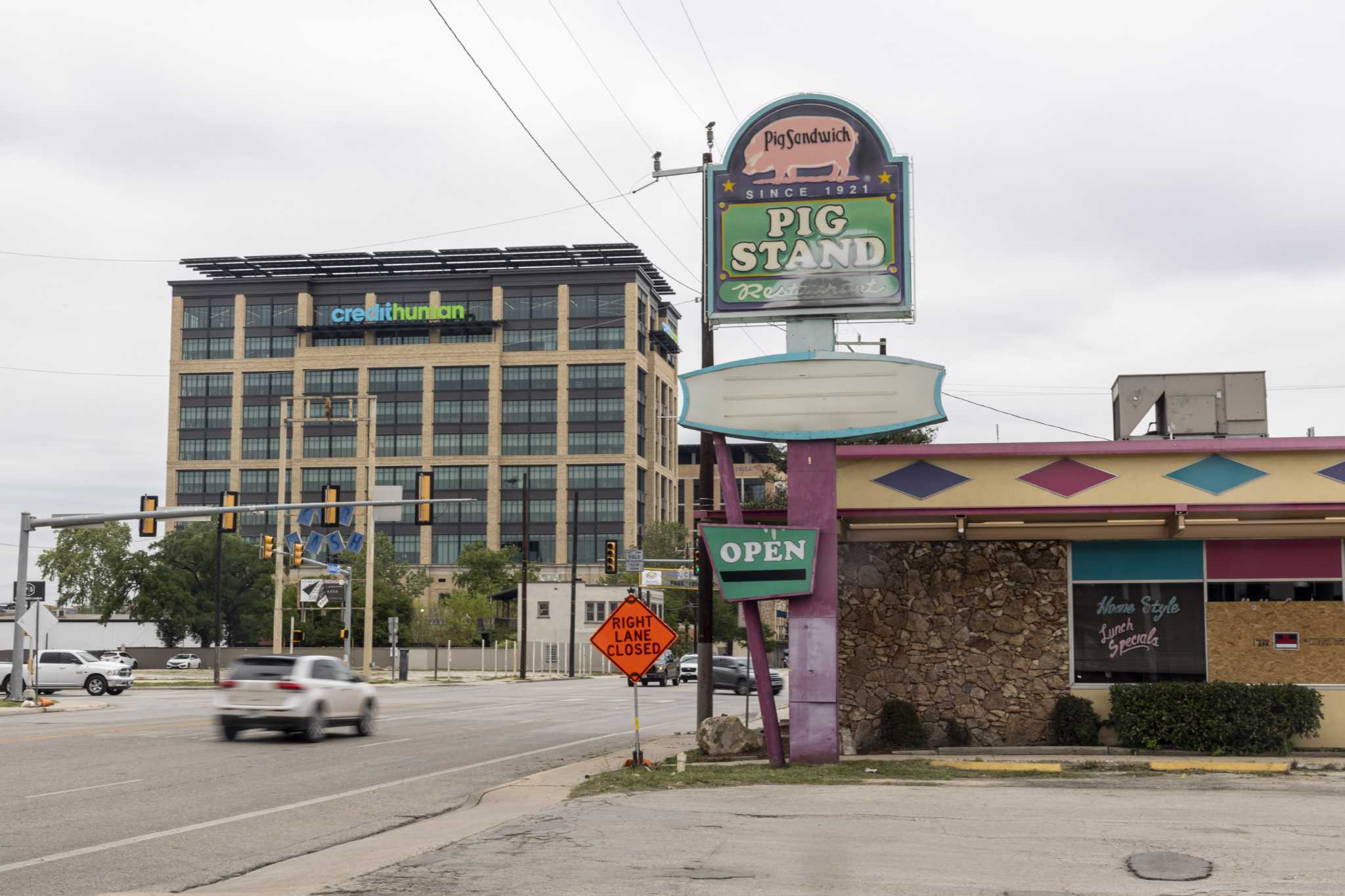 Closed Pig Stand diner near Pearl could be razed to make way for hotel