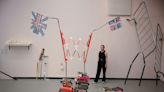 Se exponen las obras finalistas Turner Prize 2023, que celebra la vanguardia del arte británico