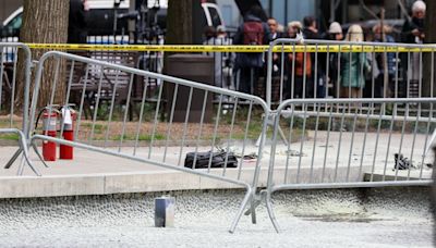 Hombre se prende fuego afuera del tribunal del juicio de Trump: ¿cuál fue la razón?