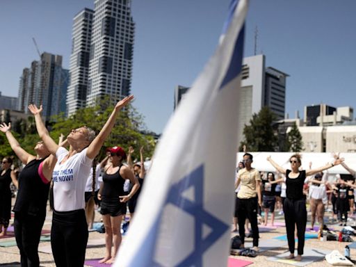 Amid war, hundreds join Yoga Day celebrations in Israel