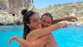 Las preciosas imágenes de Laura Escanes y Gemma Pinto con la pequeña Roma en Menorca