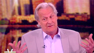 Actor Jeff Daniels sends 'The View' audience into hysterics with Donald Trump dig