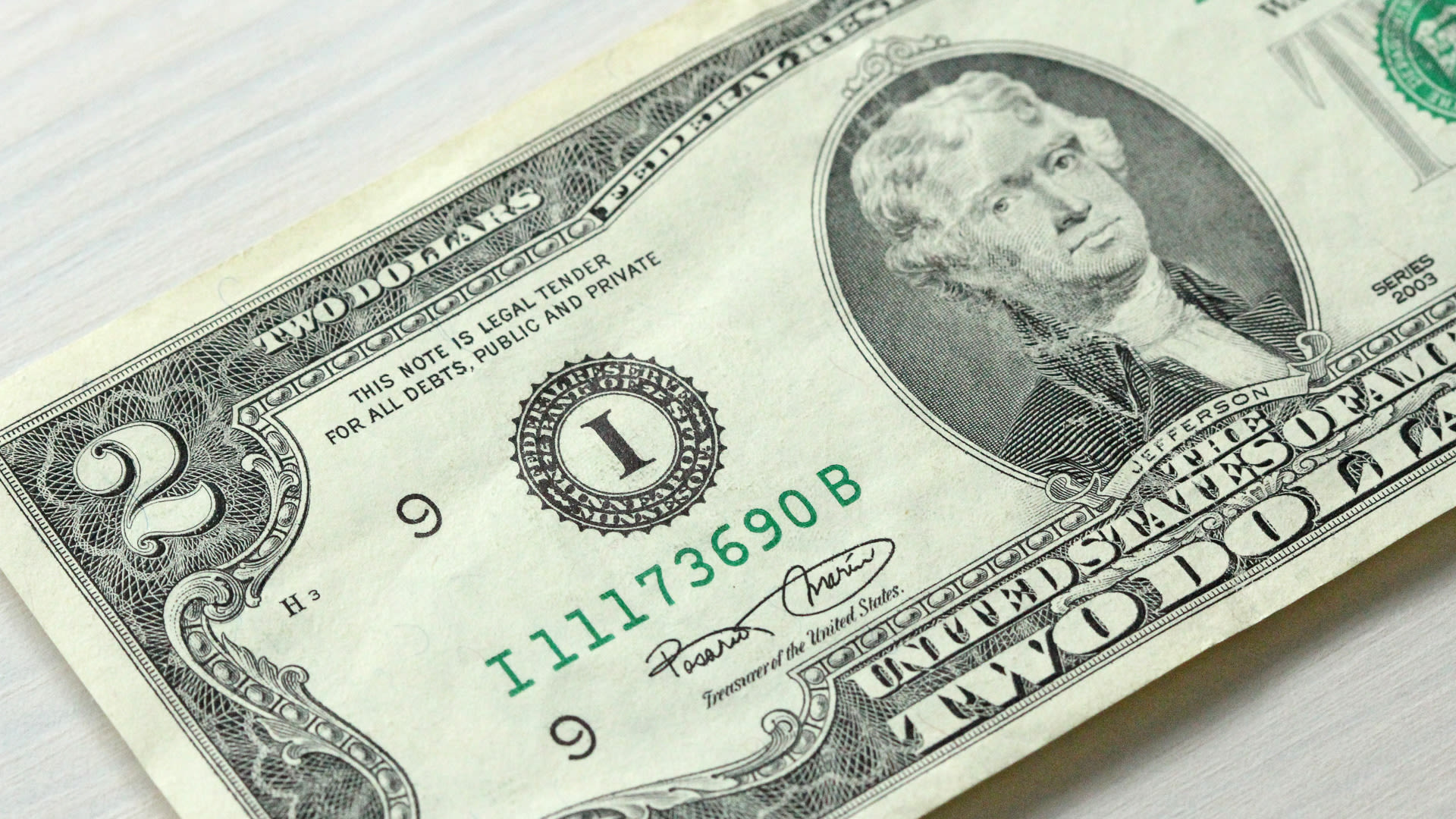 I’m a Bank Teller: 9 Reasons You Should Never Ask for $2 Bills From the Bank