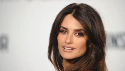 Rosalía, Robert de Niro, Adam Driver, Salma Hayek y muchos más rostros conocidos, en las selfies de cumple de Penélope Cruz