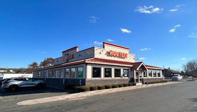 Hooters in Manchester abruptly shuts down
