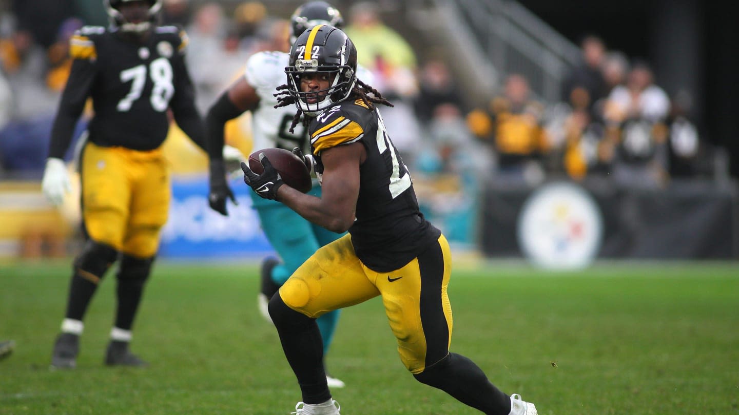 Steelers RB Shuts Down Hold Out Concerns