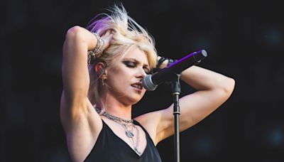 Taylor Momsen Bitten By Bat While Performing, Must Undergo Rabies Shots