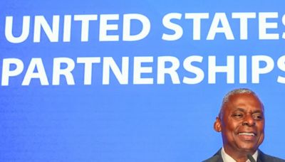 EE.UU. tiende la mano a China para continuar con el "diálogo" pese a sus diferencias