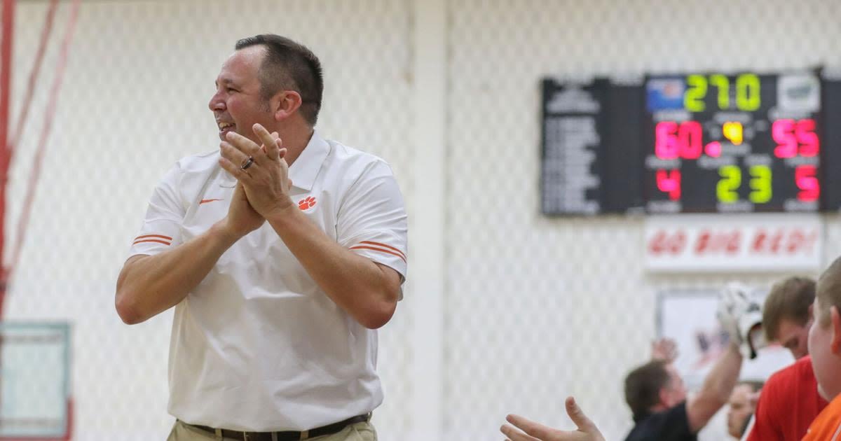 HIGH SCHOOL BASKETBALL: Hart steps down at Honaker, not seeing commitment in offseason