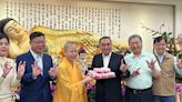 侯友宜新莊擇善寺浴佛祈福 庇佑國泰民安社會祥和