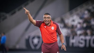 "Foi uma estreia amarga", diz Roger Machado após derrota do Inter para o Botafogo | GZH