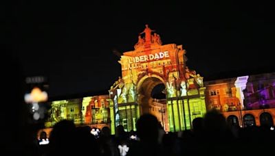 Portugal celebra los 50 años de la revolución de los claveles