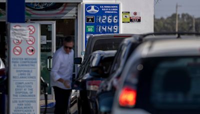 Los conductores afrontan la primera Operación Salida del verano con los carburantes más caros que hace un año