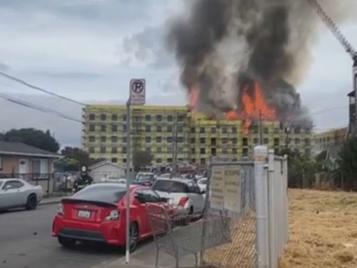 Watch live: Redwood City fire prompts evacuations