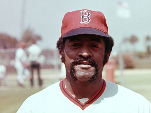 Luis Tiant, Red Sox Hall of Famer known as 'El Tiante,' dies at 83