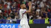 Mbappé causa euforia com venda de camisas no Real Madrid