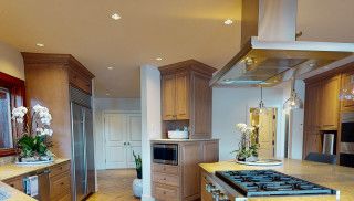 Kitchen of the Week: Modern Family Goes Traditional at the Lake (9 photos)